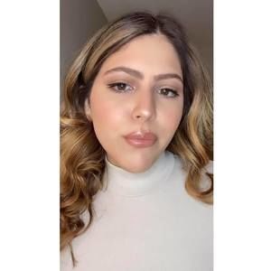 Meet your Posher, Julieta